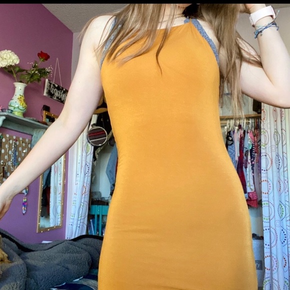🌞YELLOW BODYCON DRESS🌞 - Picture 2 of 3